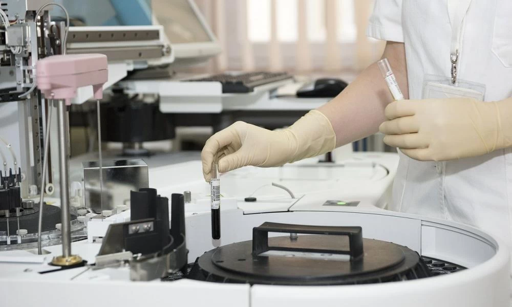Κορονοϊός: Η FDA Εγκρίνει την ρεμδεσιβίρη ως φάρμακο για τον ιό